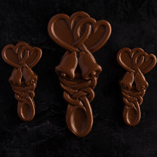 Welsh Love spoons Wedding favour x 50 (wedding bells)