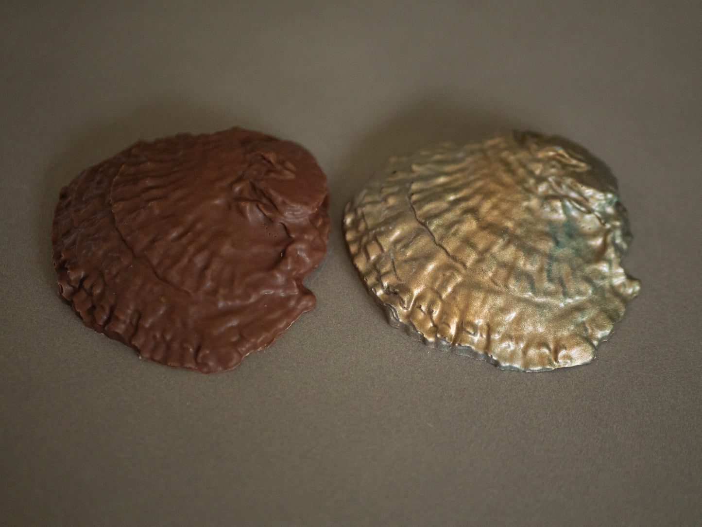 Painted Oyster set. 2-4 chocolates