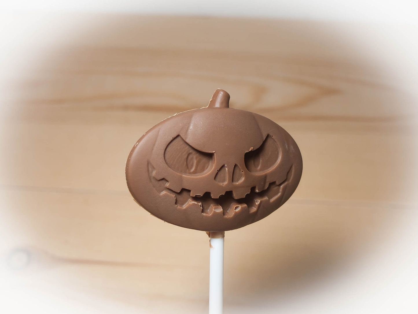 Set of 8 Belgian chocolate pumpkin head lollipops