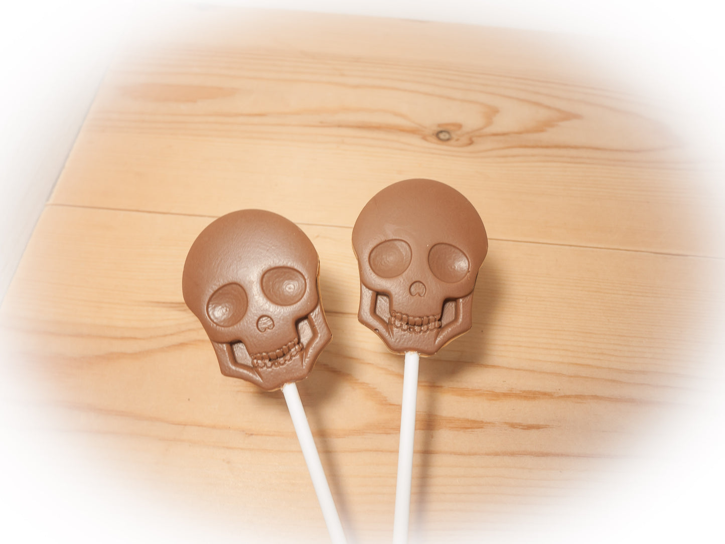 Set of 4 Belgian chocolate skull lollipops