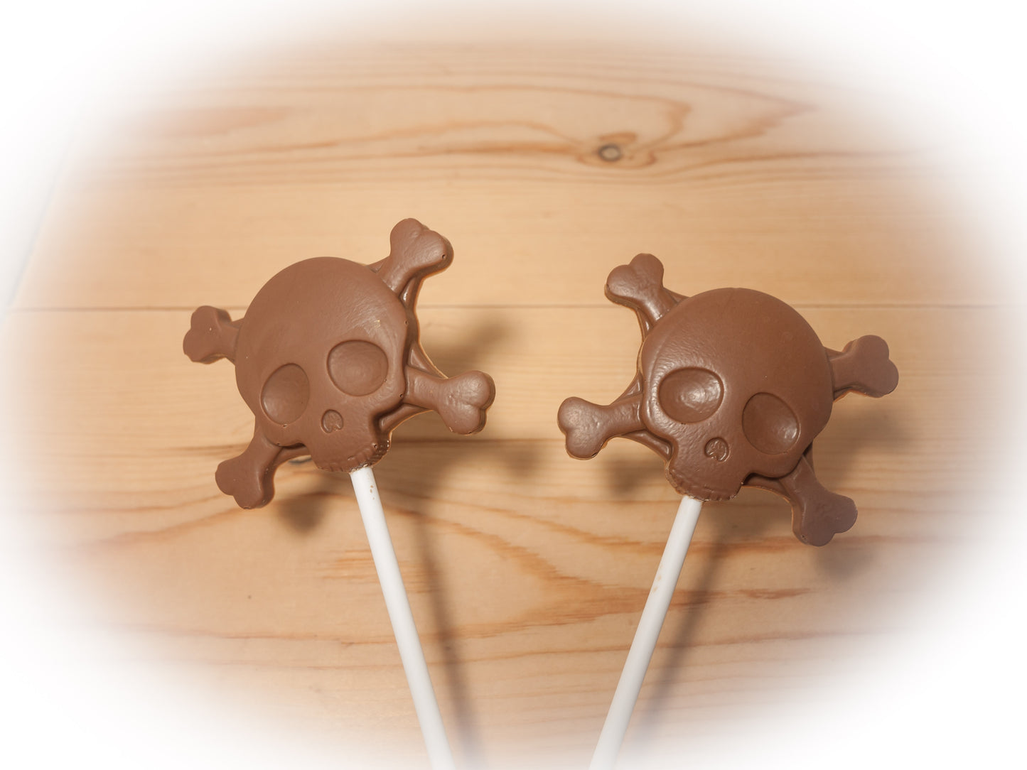 Set of 4 Belgian chocolate skull lollipops