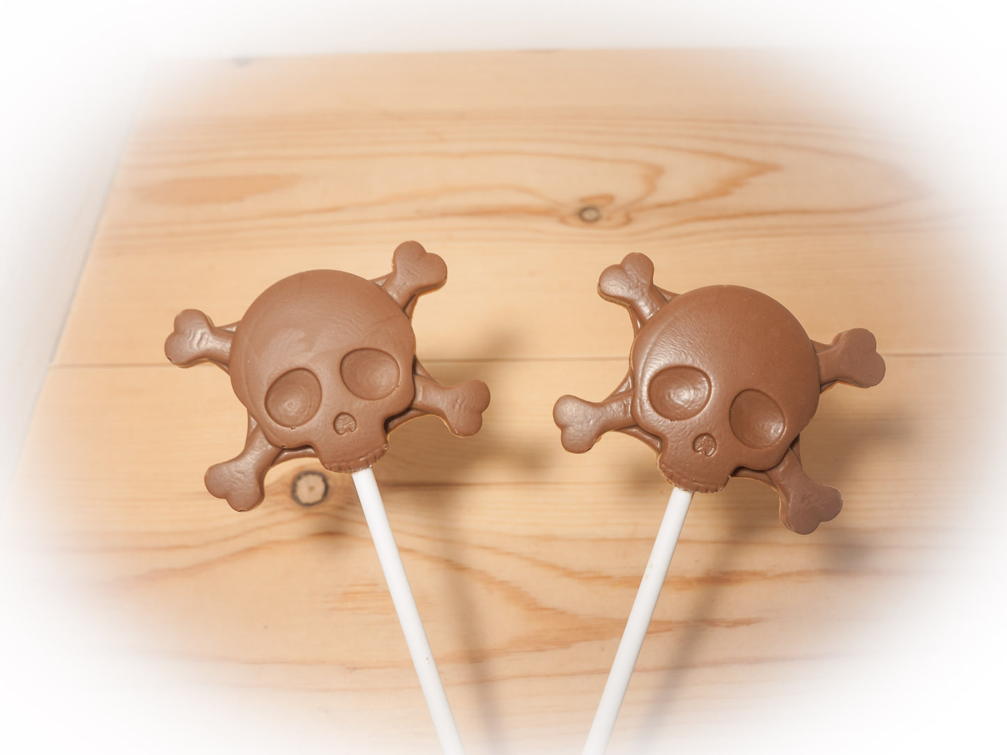 Set of 4 Belgian chocolate skull lollipops