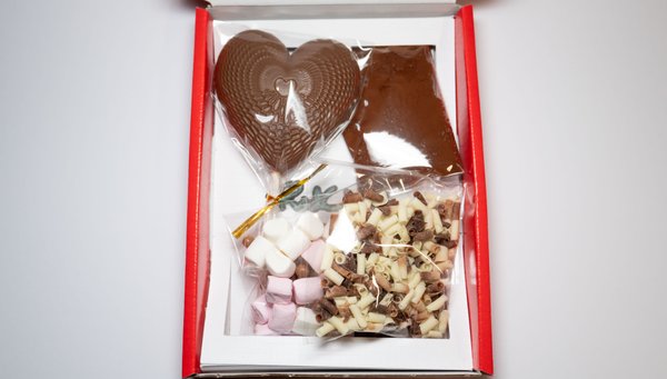 Belgian Hot Chocolate Gift Box - Large Patterned Heart