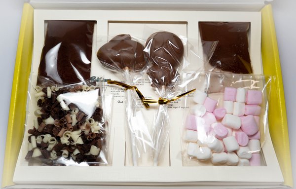 Belgian Hot Chocolate Gift Box - Chick and Bunny