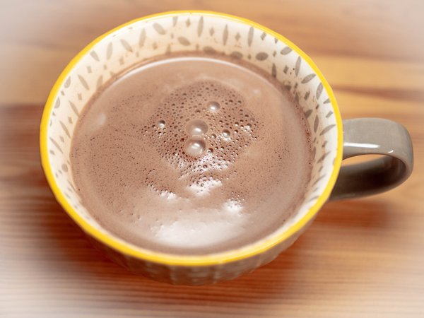 Delicious hot chocolate with Belgian chocolate naturally flavoured Stirrers - Strawberry